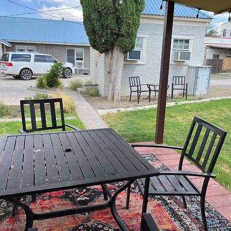 אלפיין Dragonfly Cottage 1 Of 5 Listings Downtown מראה חיצוני תמונה