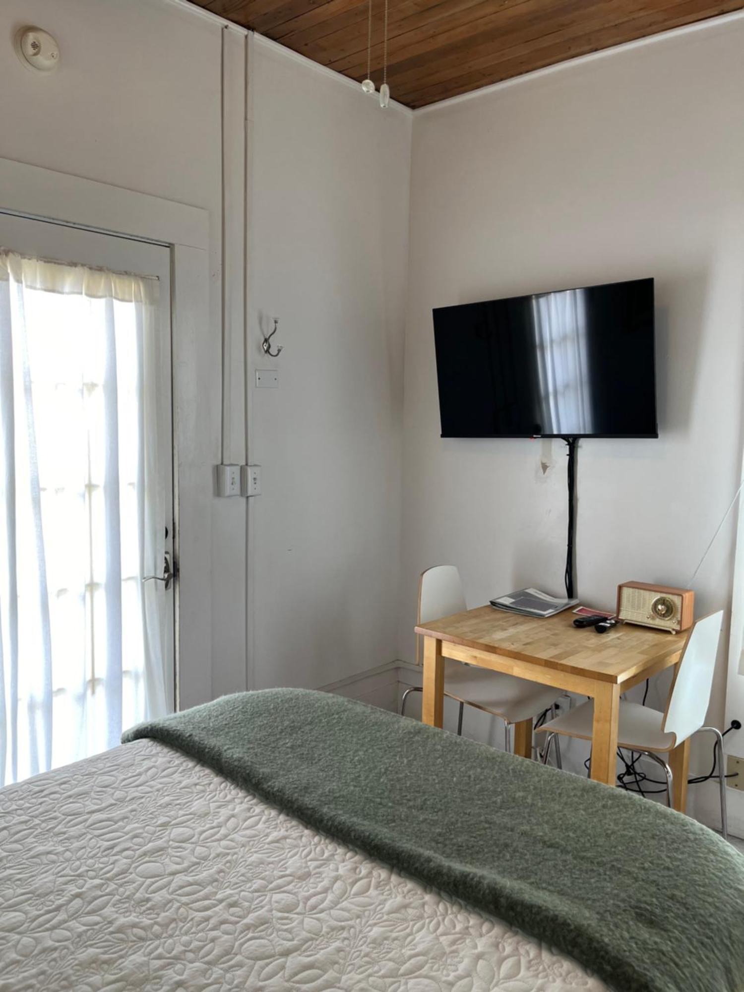 אלפיין Dragonfly Cottage 1 Of 5 Listings Downtown מראה חיצוני תמונה